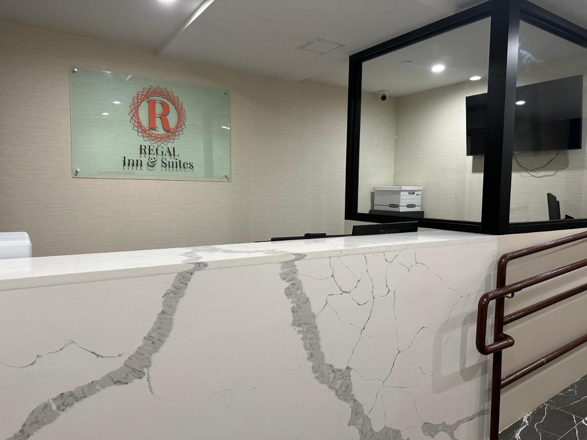Regal Inn & Suites New York Laguardia Hotel Exterior photo
